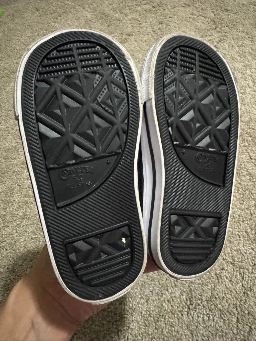 Toddler Girl’s Size 6 Converse Chuck Taylor All Star toddler box included